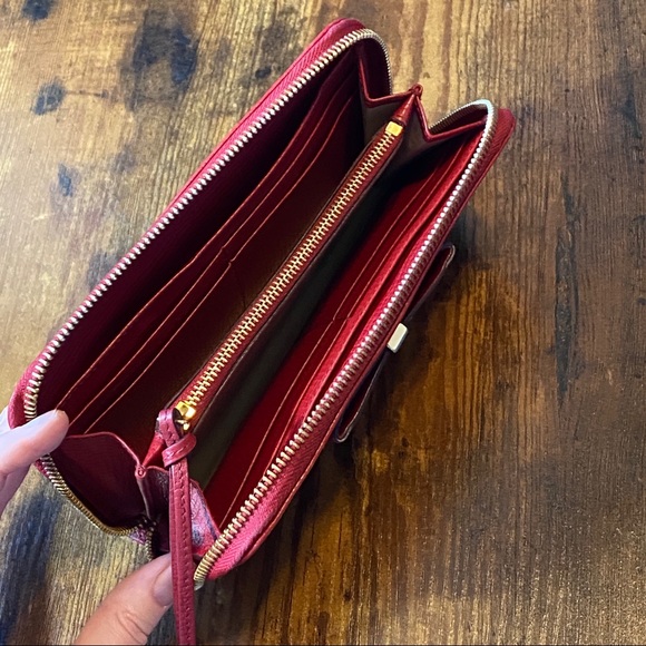 Authentic Chloe Bow Zip Long Wallet - Picture 10 of 13